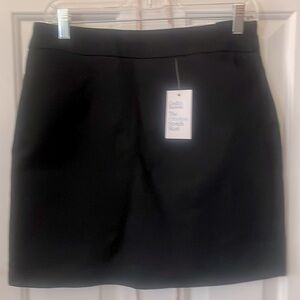 Black mid rise skort sz 6 NWT
